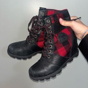 Buffalo plaid sorel boots